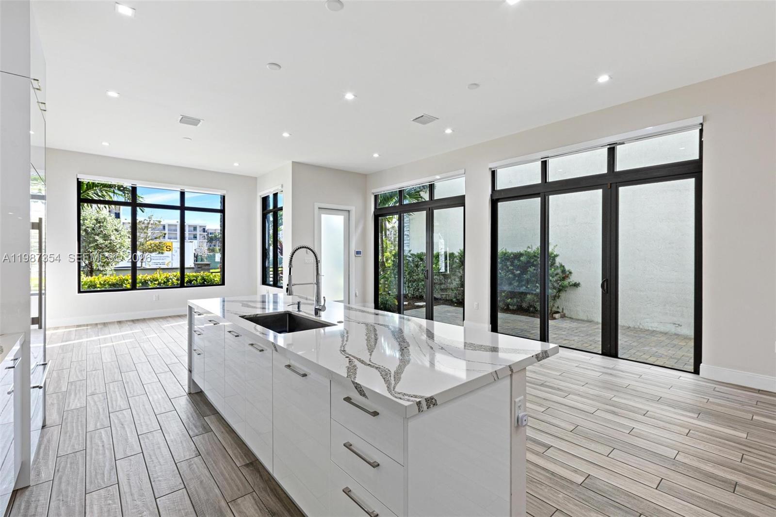 8225 NW 43rd St Doral, FL 33166