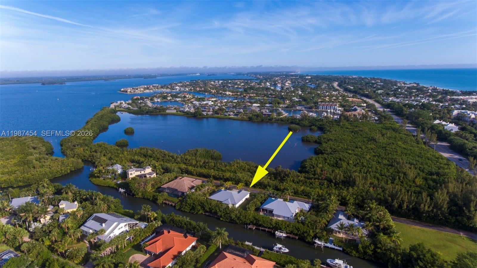 2135 Island Dr Vero Beach, FL 32963
