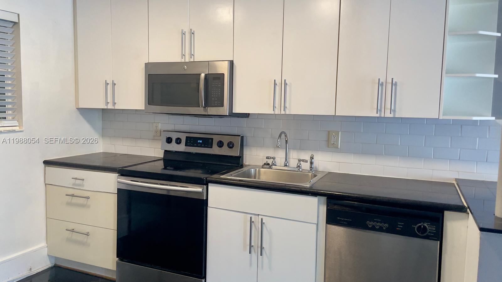 3944 NE 167th St #106 North Miami Beach, FL 33160