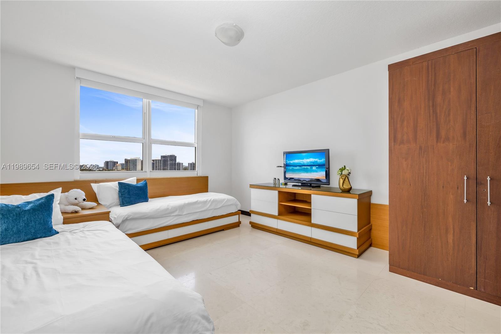 image 2080 Ocean Drive22