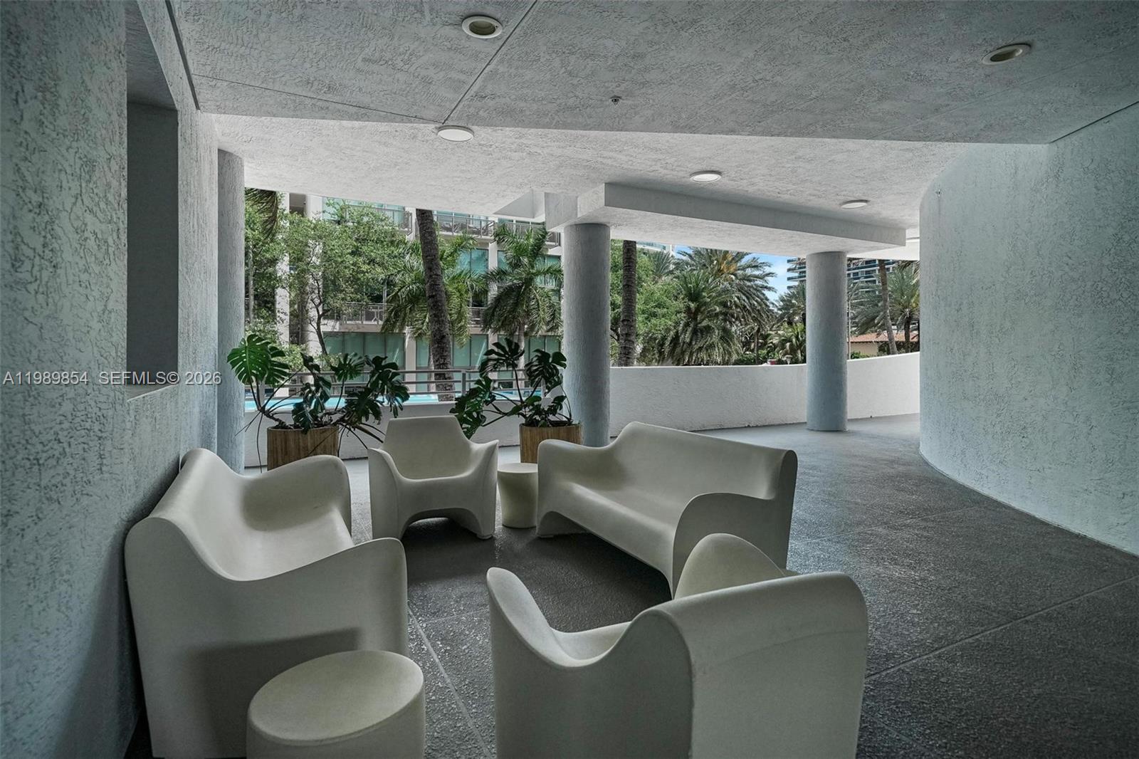 5970 Indian Crk Dr #PH-4 Miami Beach, FL 33140