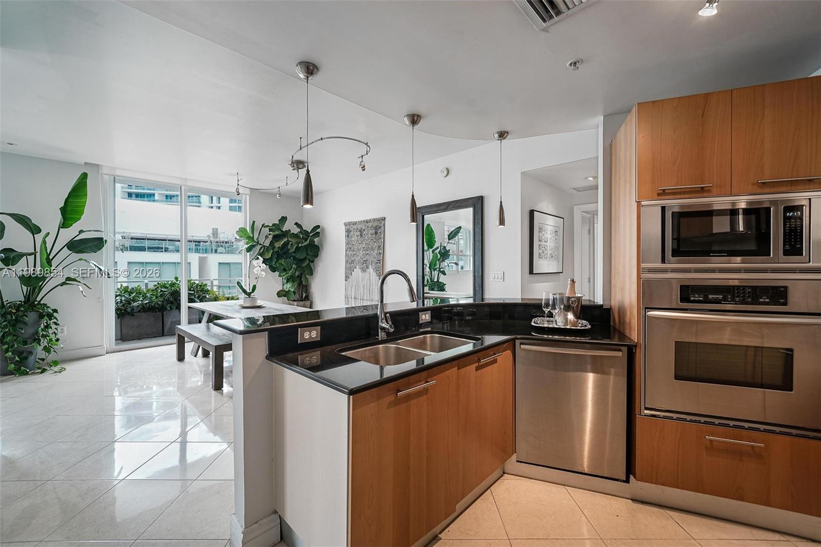 5970 Indian Crk Dr #PH-4 Miami Beach, FL 33140