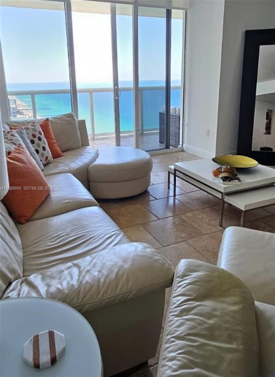 1830 S Ocean Dr #4010 Hallandale Beach, FL 33009