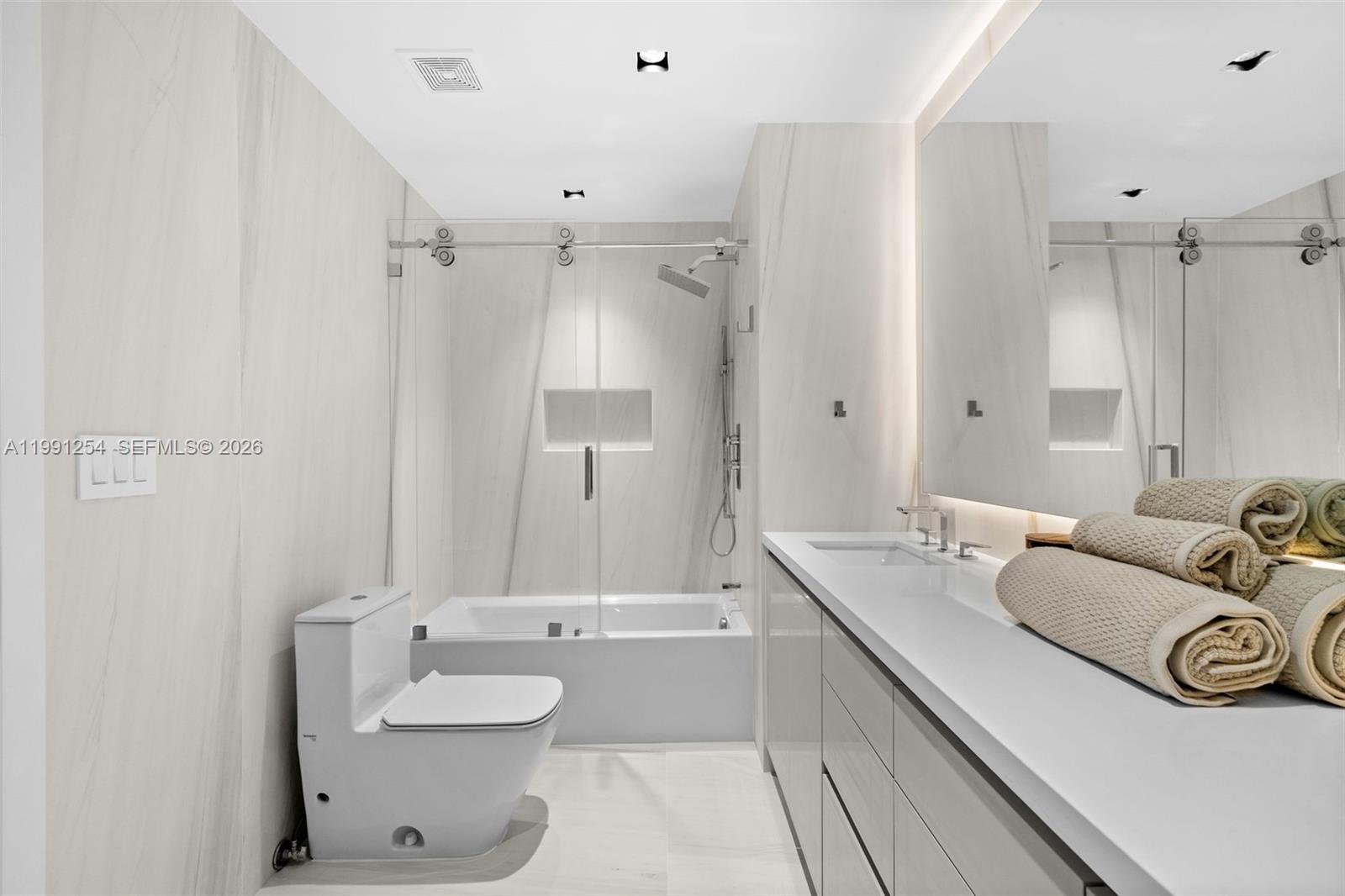 9601 Collins Ave #808 Bal Harbour, FL 33154