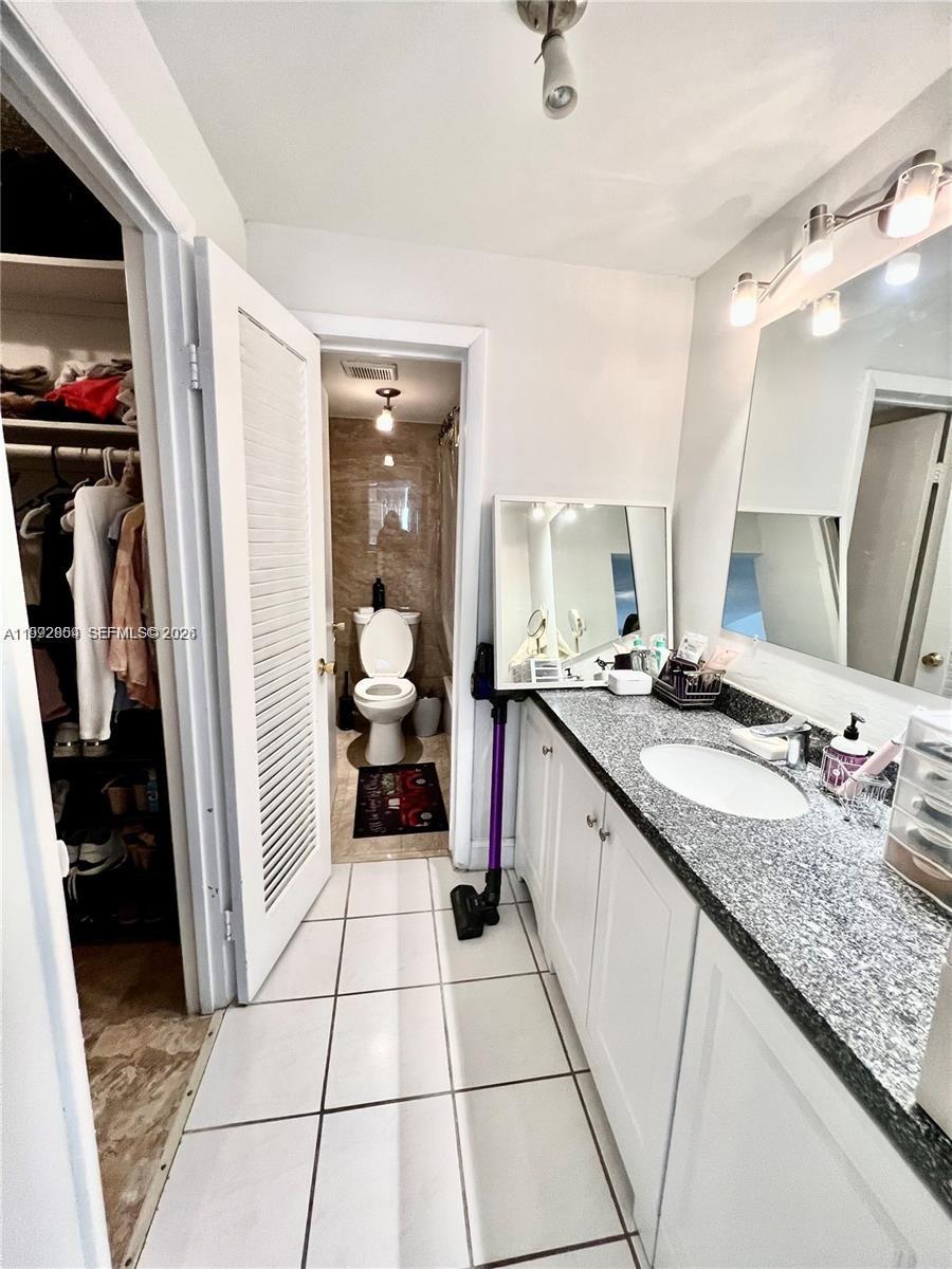 1990 Marseille Dr #303 Miami Beach, FL 33141