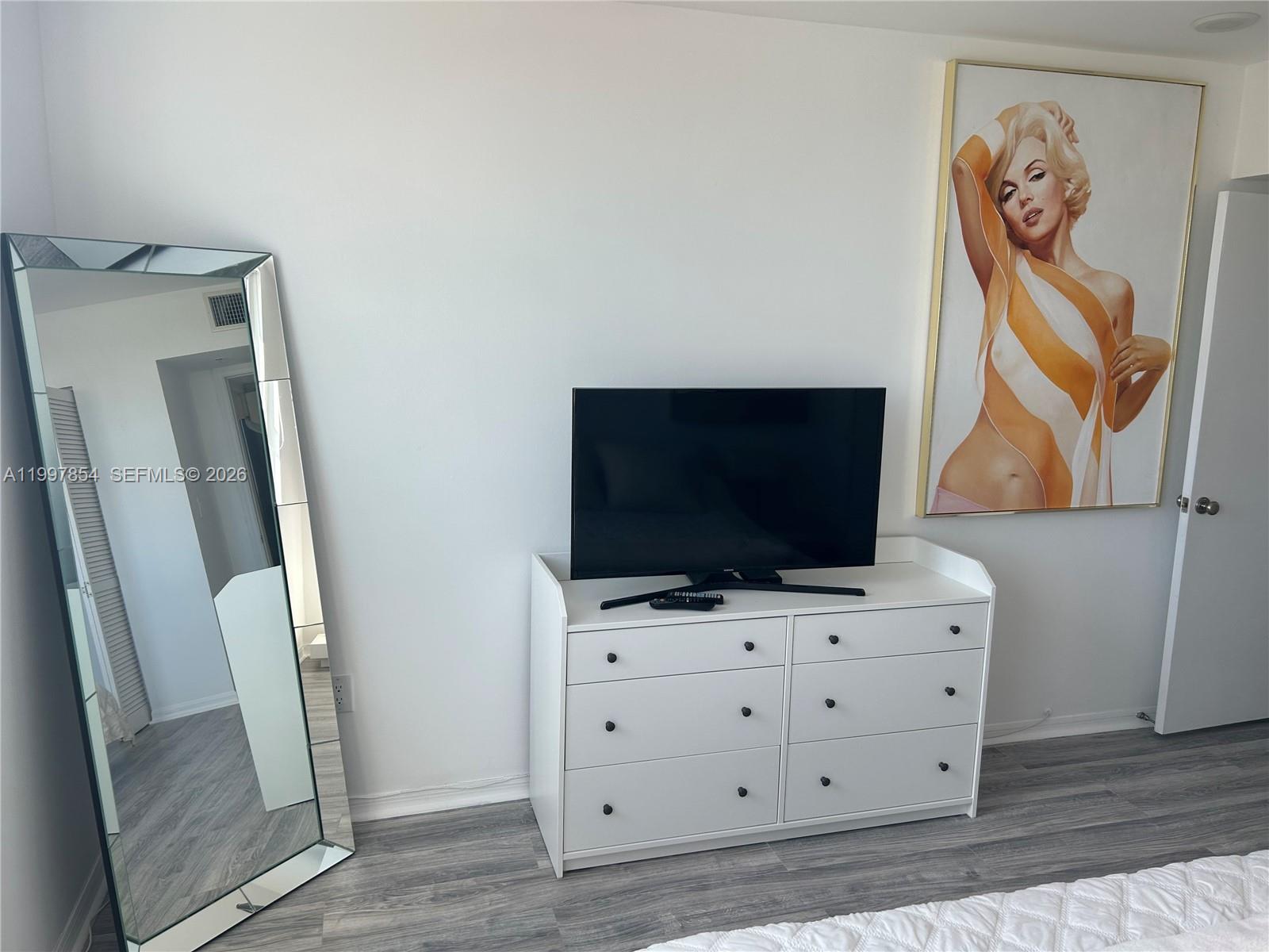 90 Alton Rd #607 Miami Beach, FL 33139