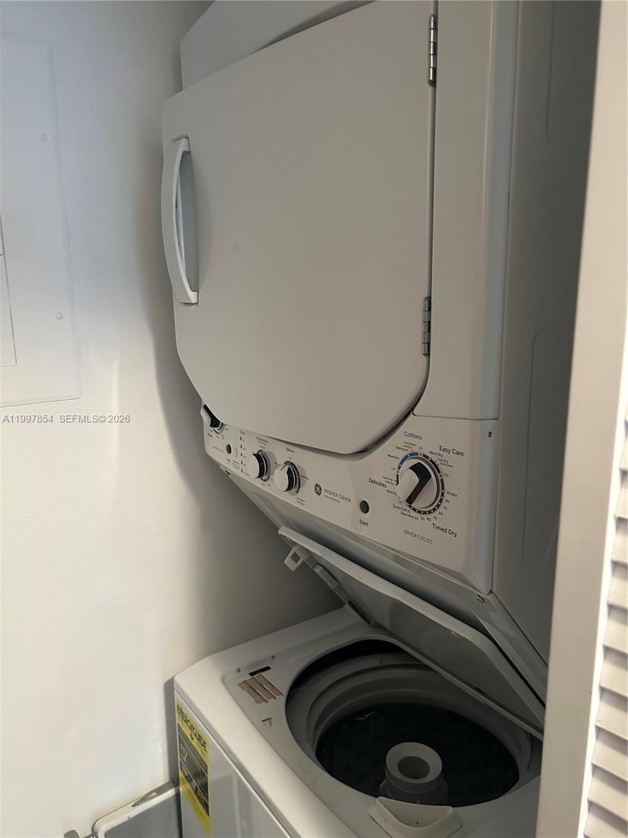 90 Alton Rd #607 Miami Beach, FL 33139