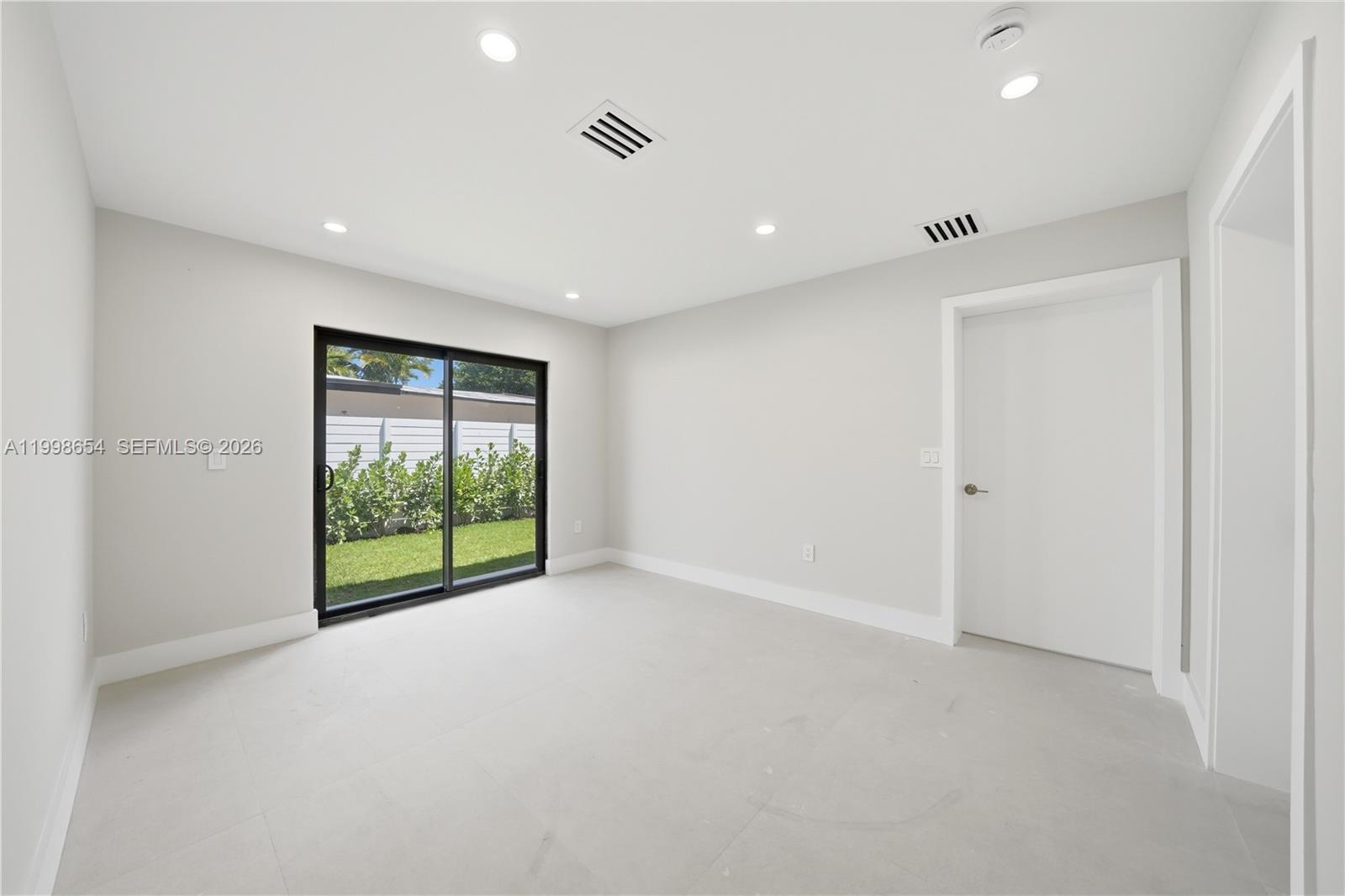 6332 SW 28th St Miami, FL 33155