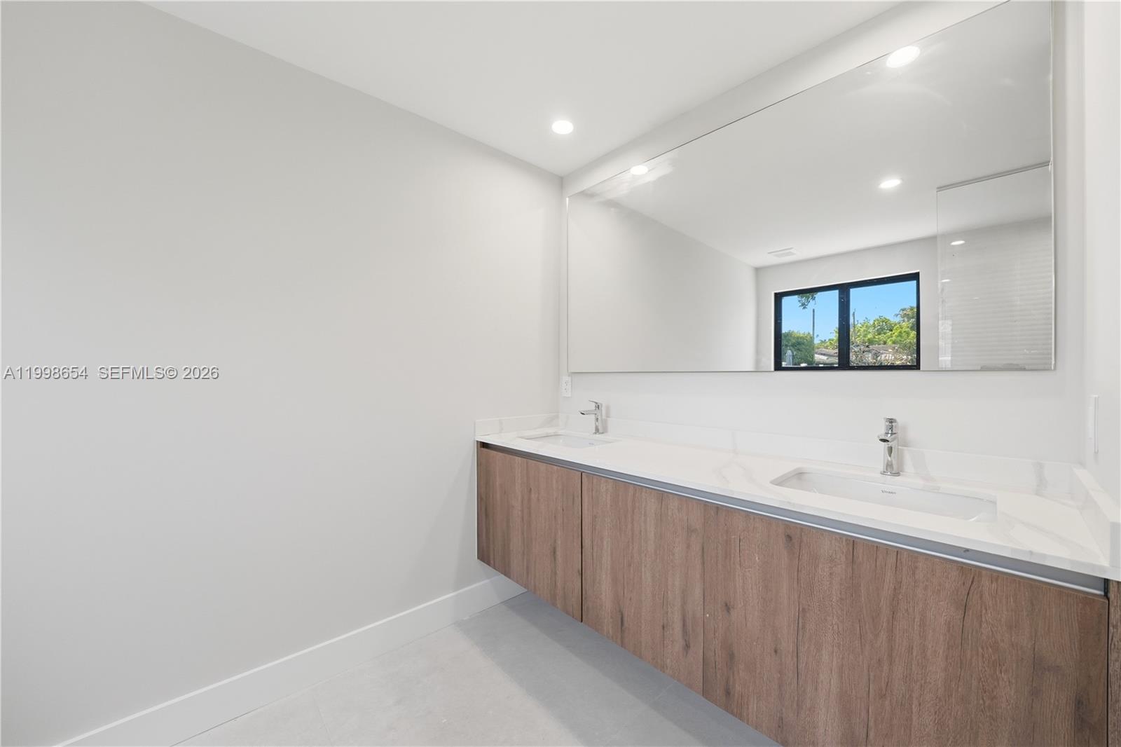 6332 SW 28th St Miami, FL 33155