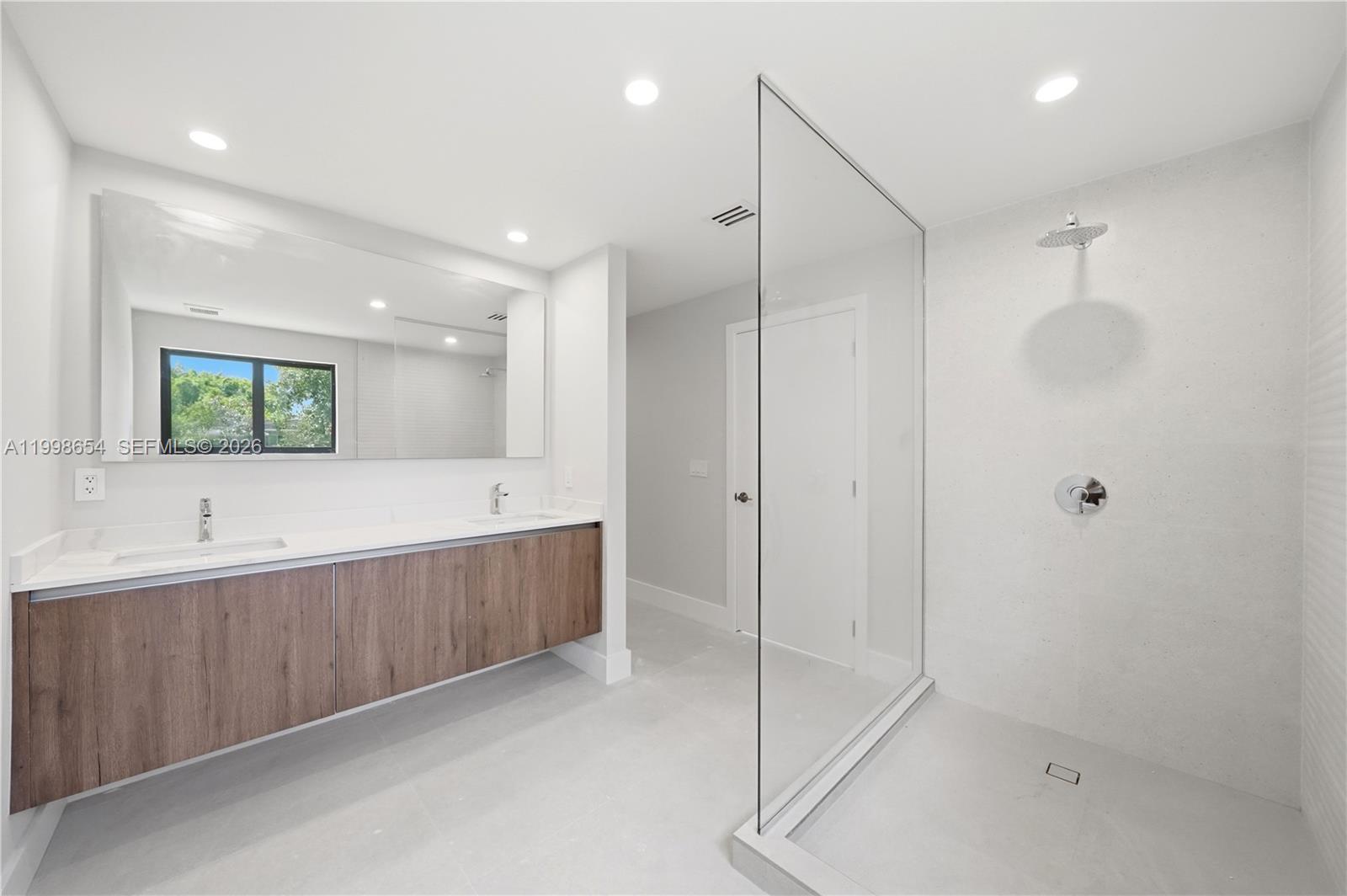 6332 SW 28th St Miami, FL 33155