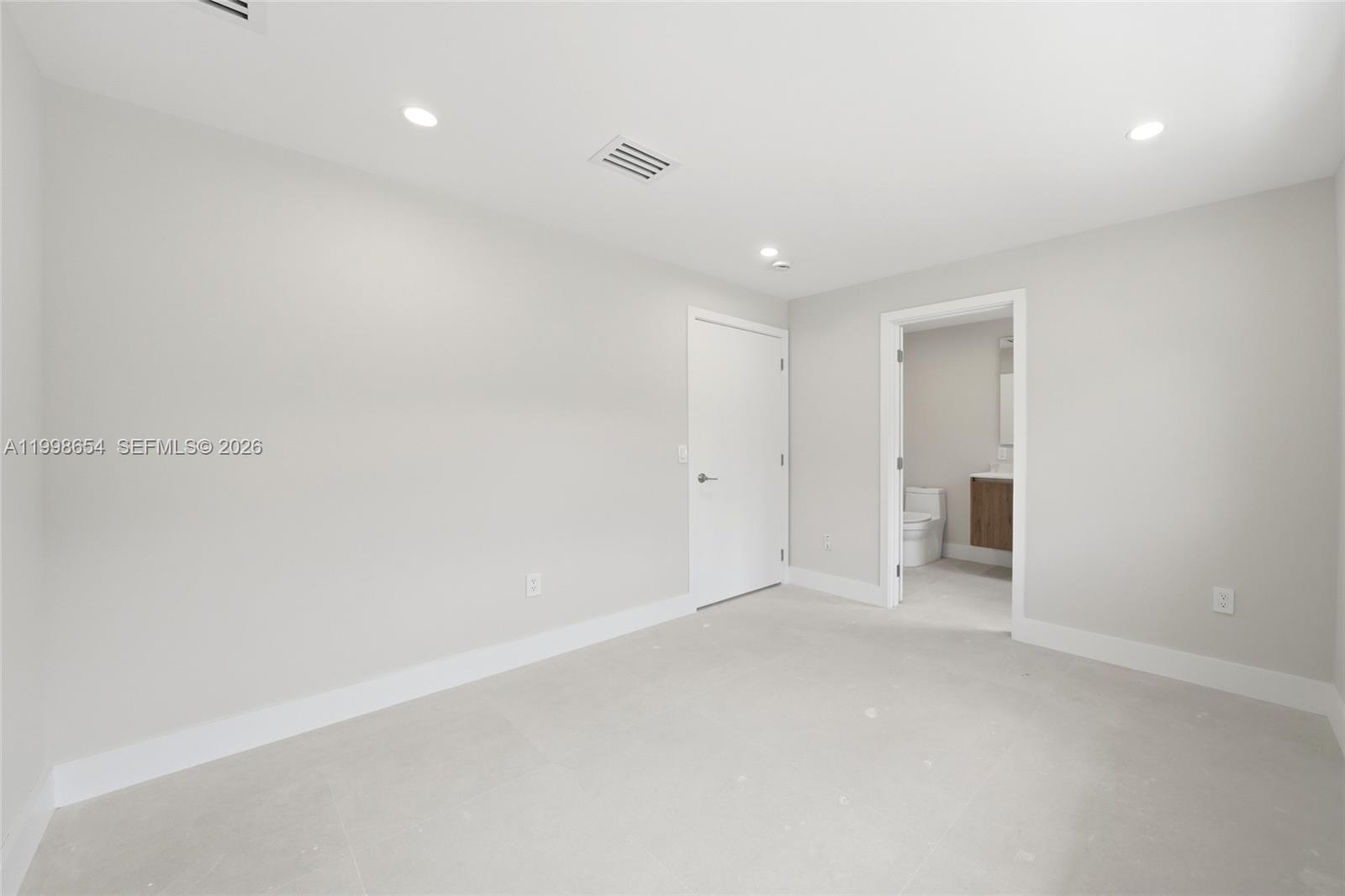 6332 SW 28th St Miami, FL 33155