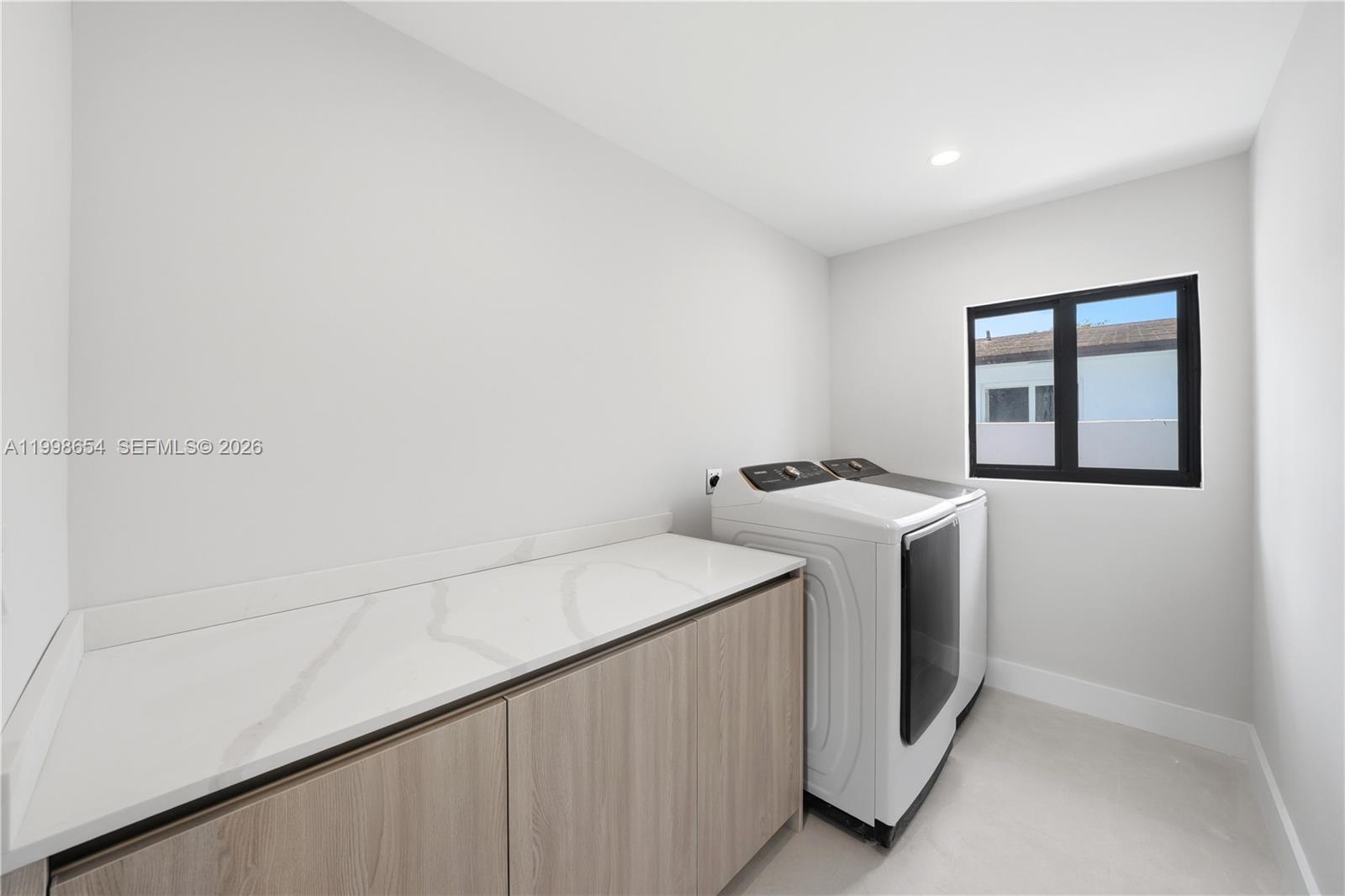 6332 SW 28th St Miami, FL 33155