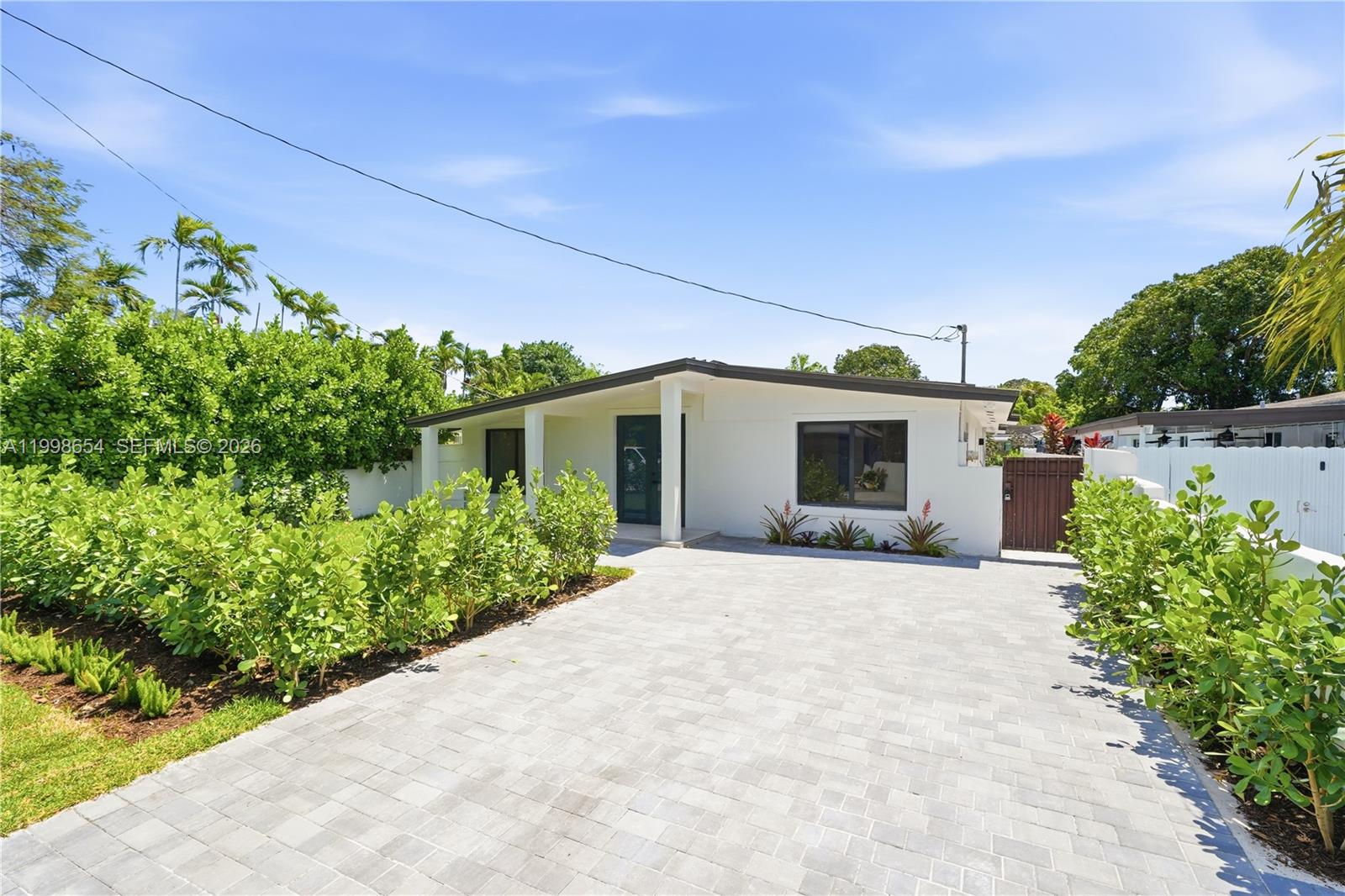 6332 SW 28th St Miami, FL 33155