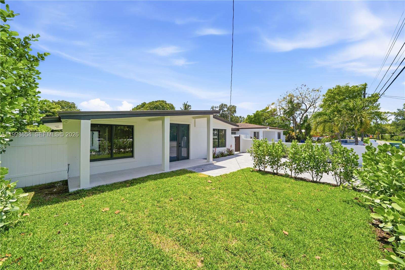 6332 SW 28th St Miami, FL 33155