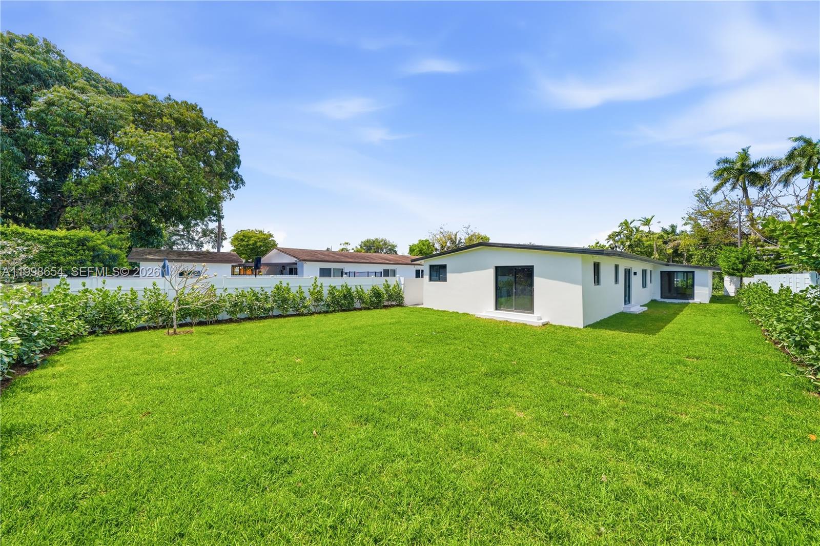 6332 SW 28th St Miami, FL 33155