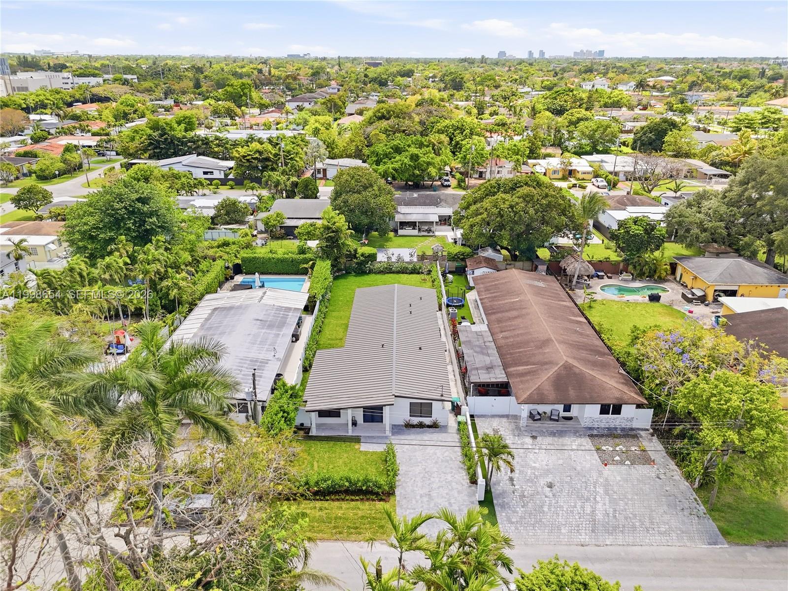 6332 SW 28th St Miami, FL 33155