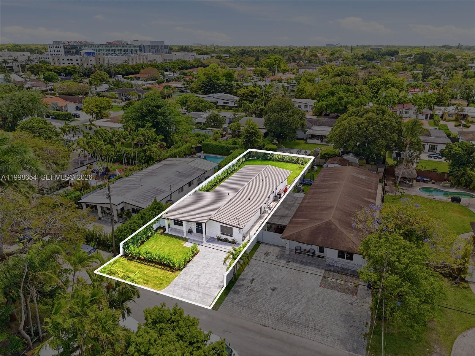 6332 SW 28th St Miami, FL 33155