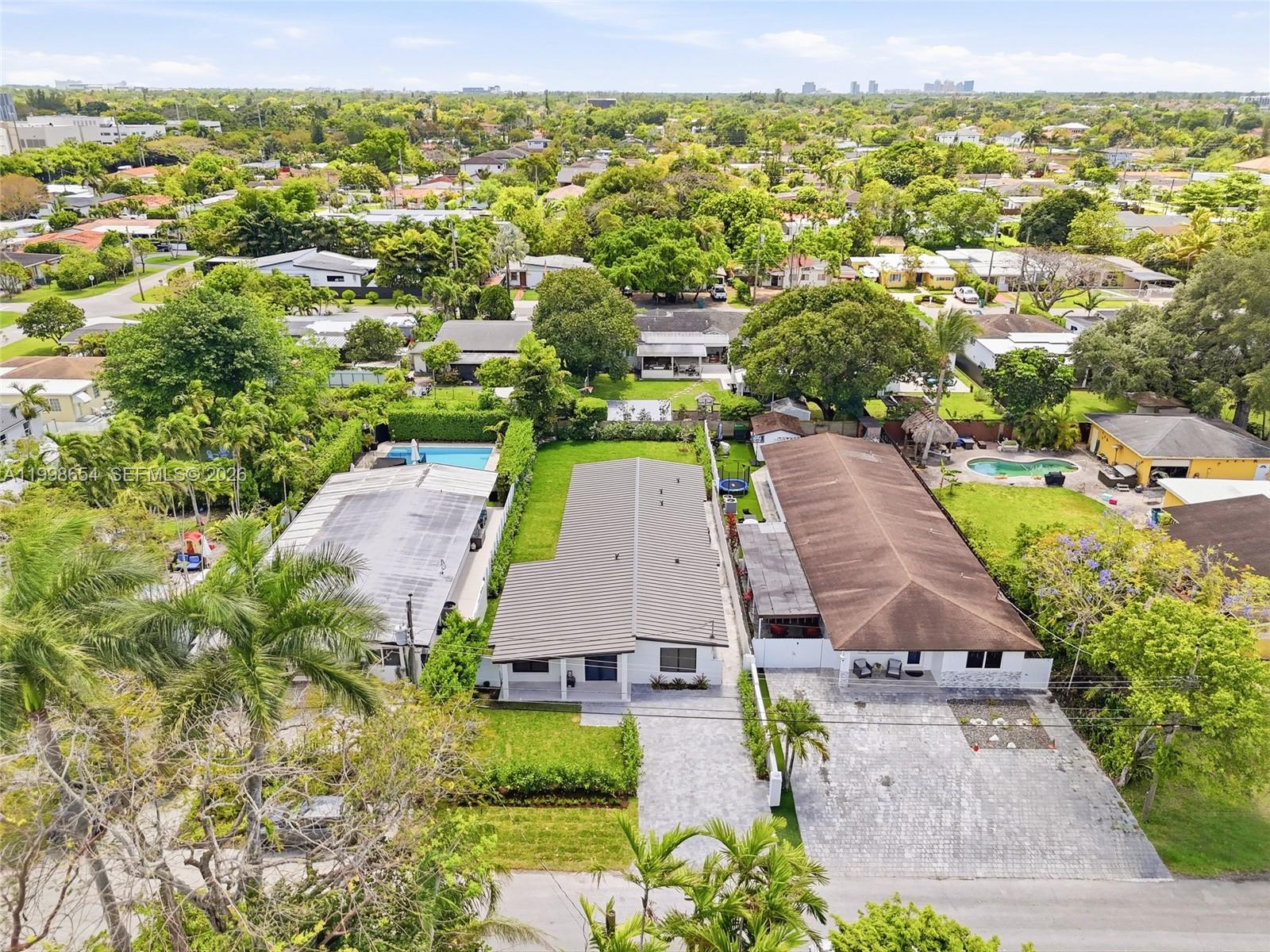 6332 SW 28th St Miami, FL 33155