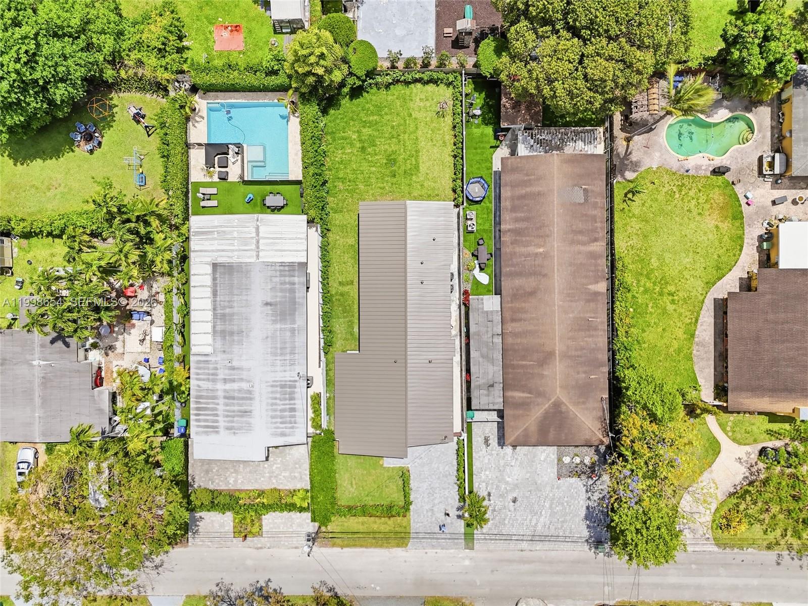 6332 SW 28th St Miami, FL 33155