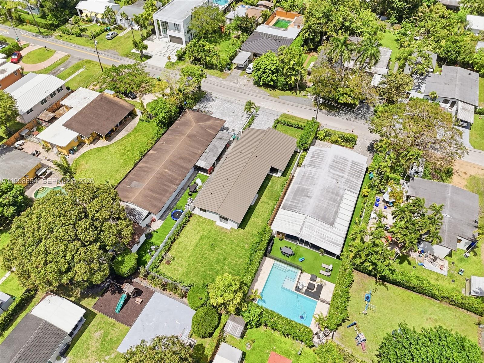 6332 SW 28th St Miami, FL 33155
