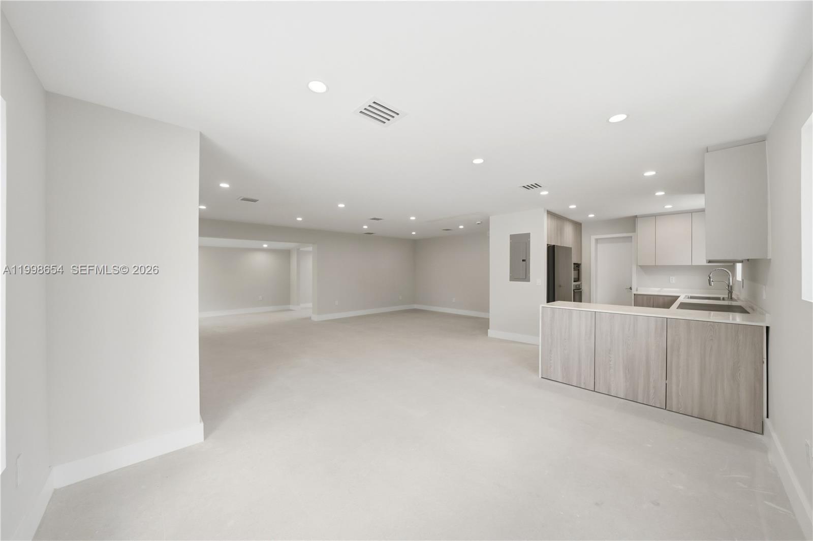 6332 SW 28th St Miami, FL 33155