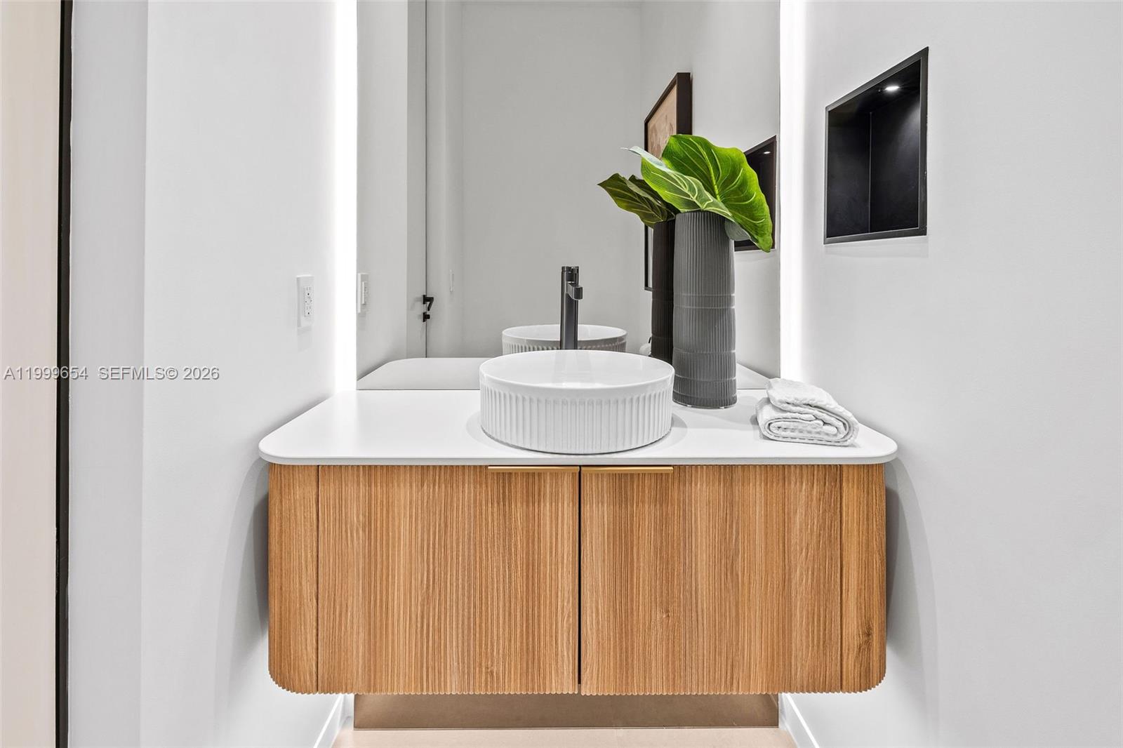 325 W 63rd St Miami Beach, FL 33141