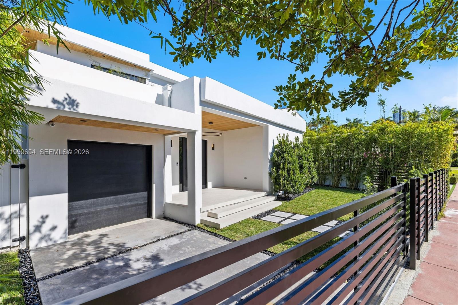 325 W 63rd St Miami Beach, FL 33141