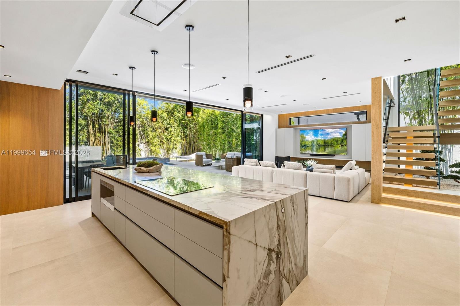 325 W 63rd St Miami Beach, FL 33141