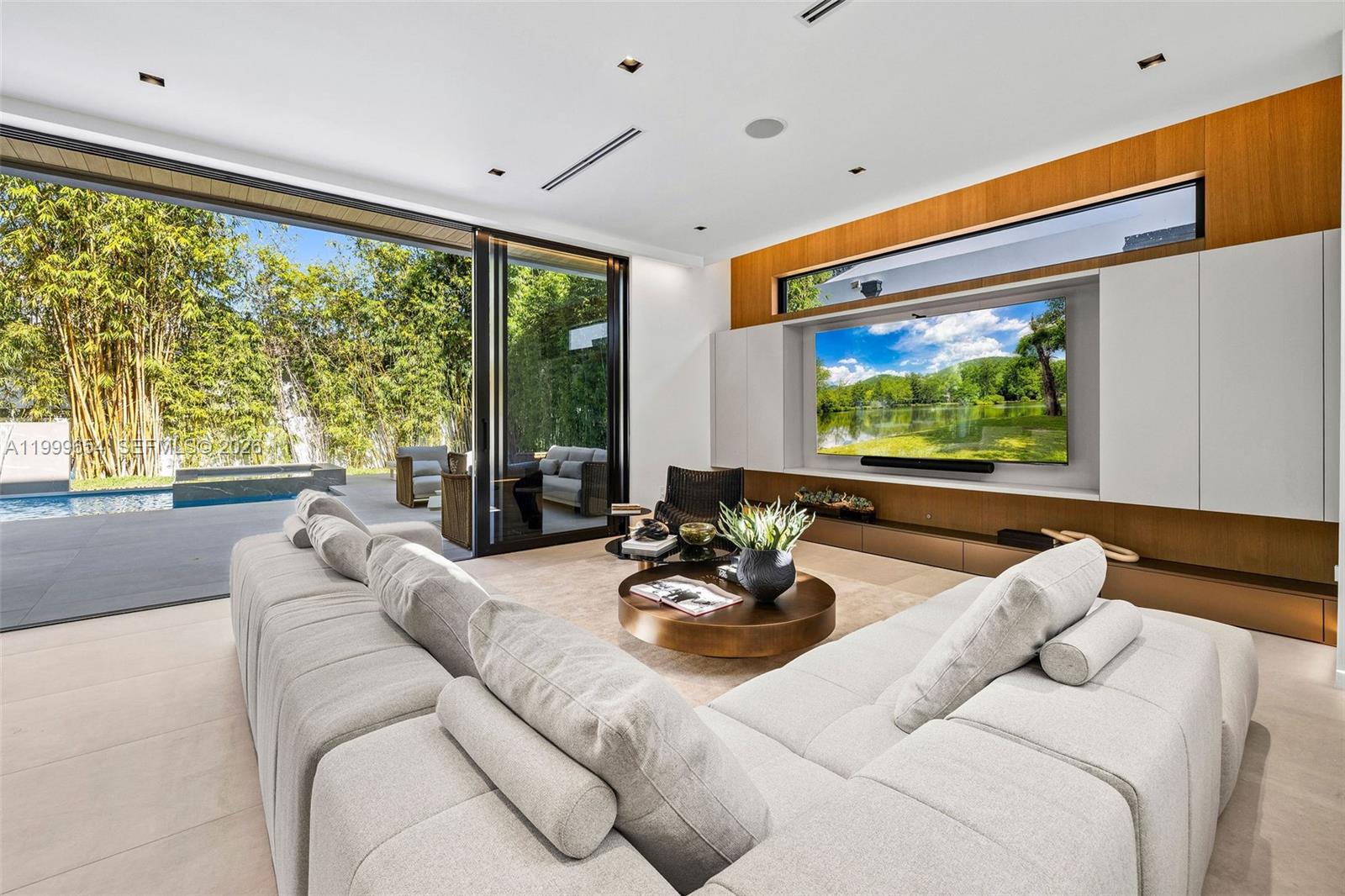 325 W 63rd St Miami Beach, FL 33141