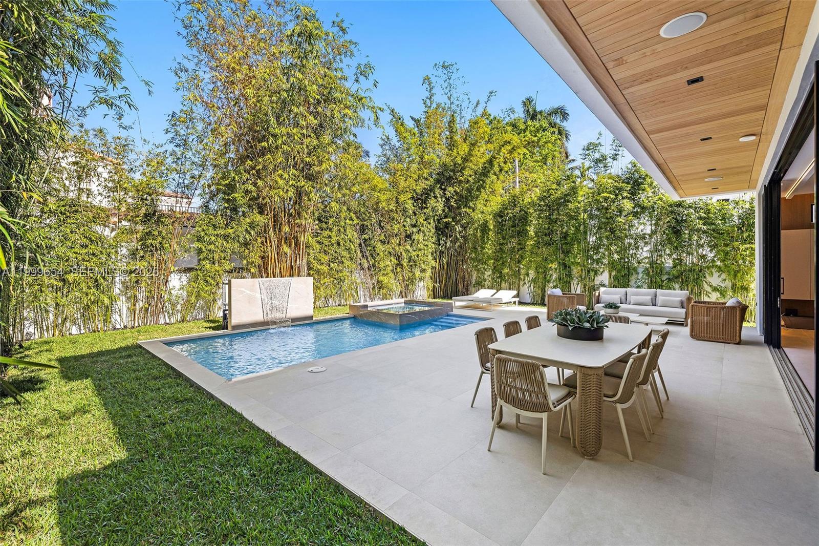 325 W 63rd St Miami Beach, FL 33141