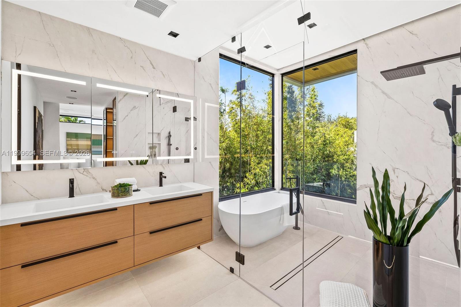 325 W 63rd St Miami Beach, FL 33141