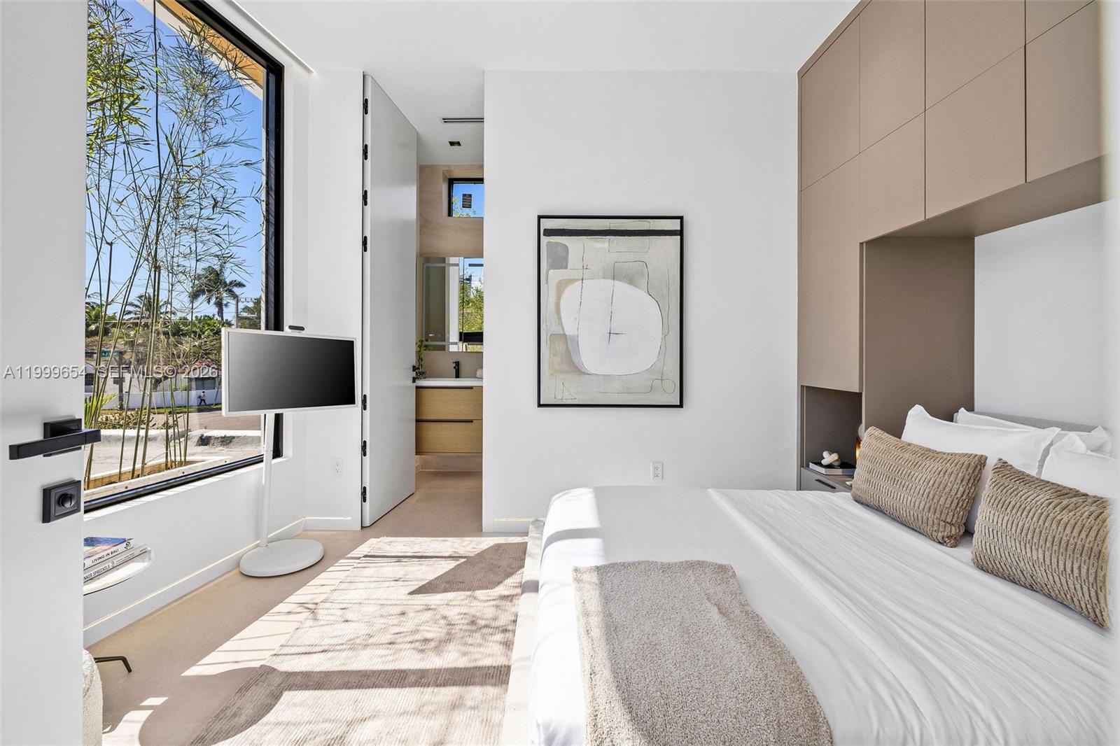 325 W 63rd St Miami Beach, FL 33141