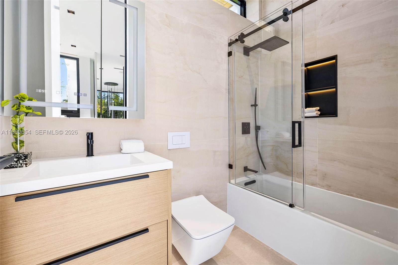 325 W 63rd St Miami Beach, FL 33141