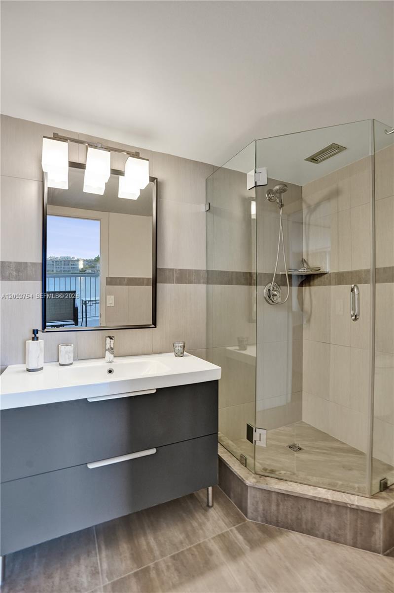 410 Golden Isles Dr #408 Hallandale Beach, FL 33009