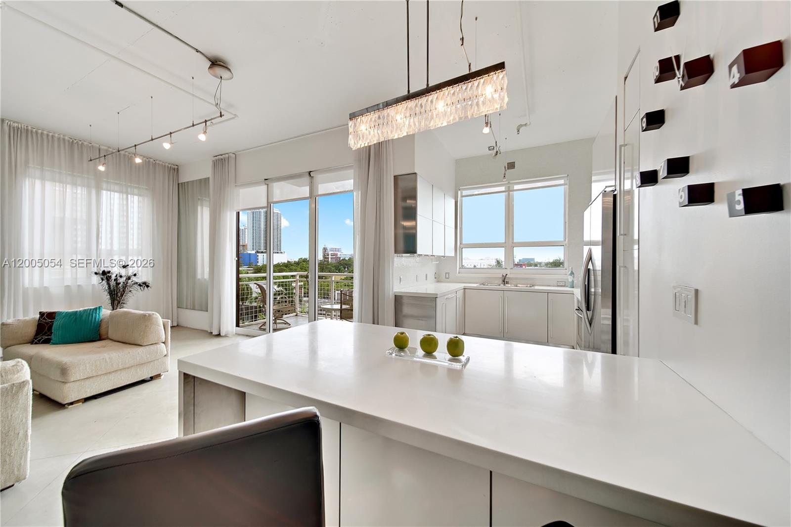 image Cite on the Bay West10