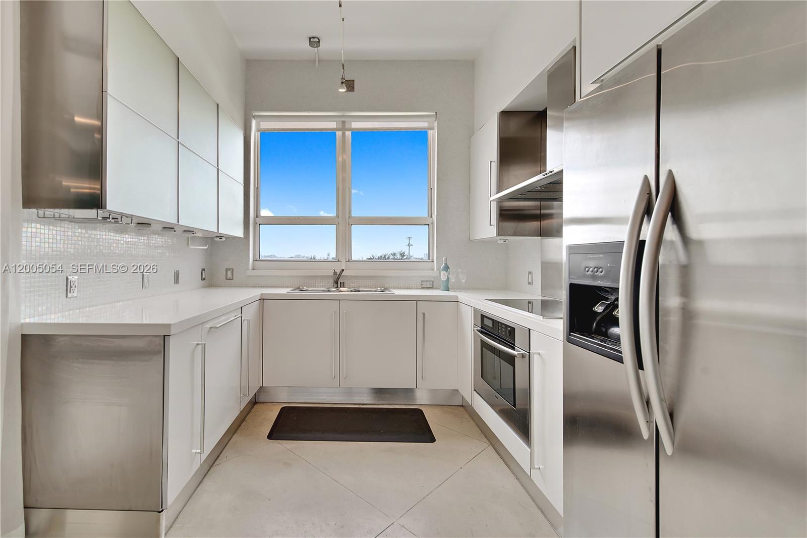 image Cite on the Bay West11