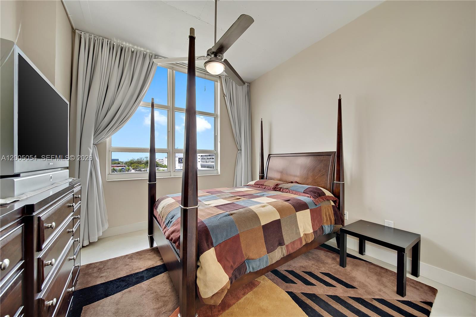 image Cite on the Bay West15