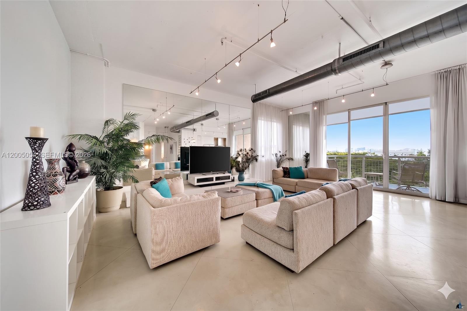 image Cite on the Bay West1
