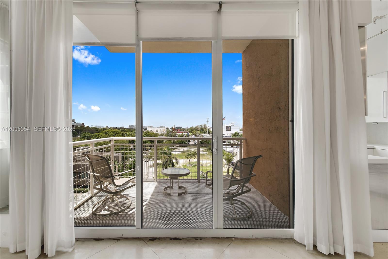 image Cite on the Bay West25