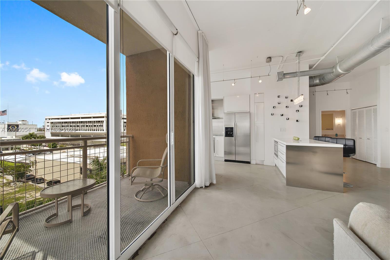 image Cite on the Bay West28