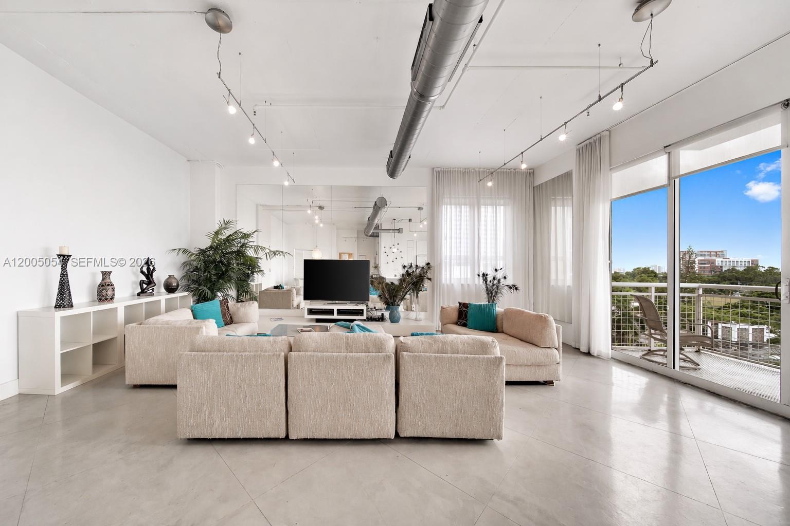 image Cite on the Bay West3