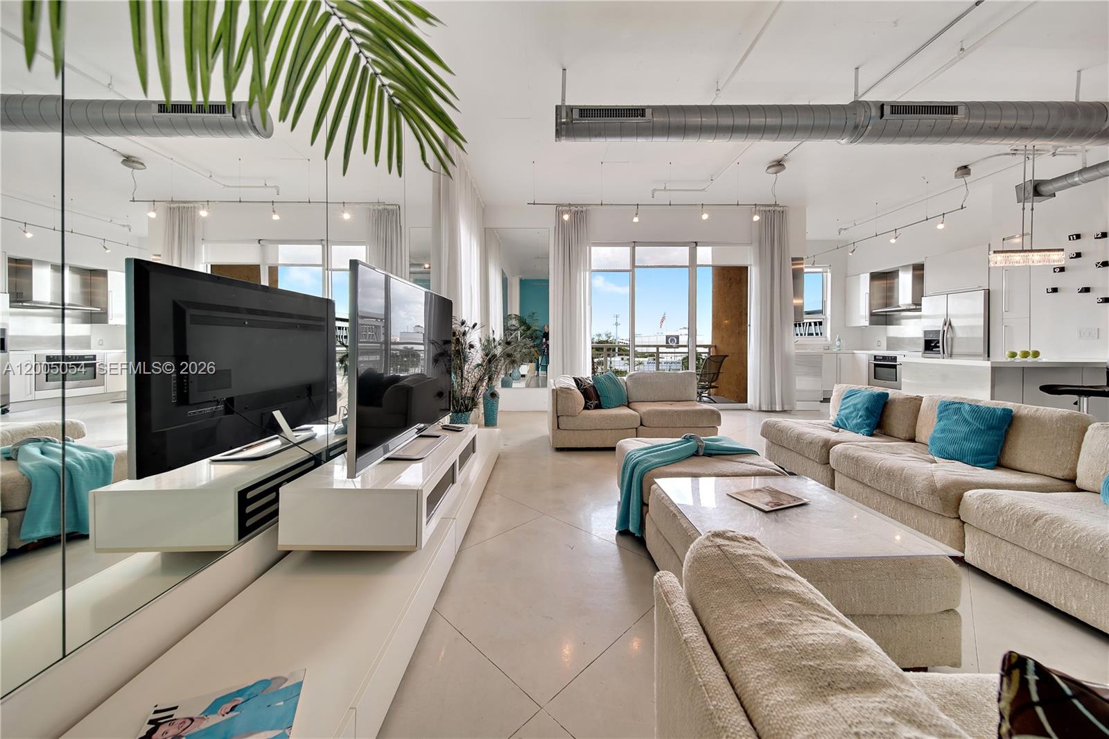 image Cite on the Bay West6