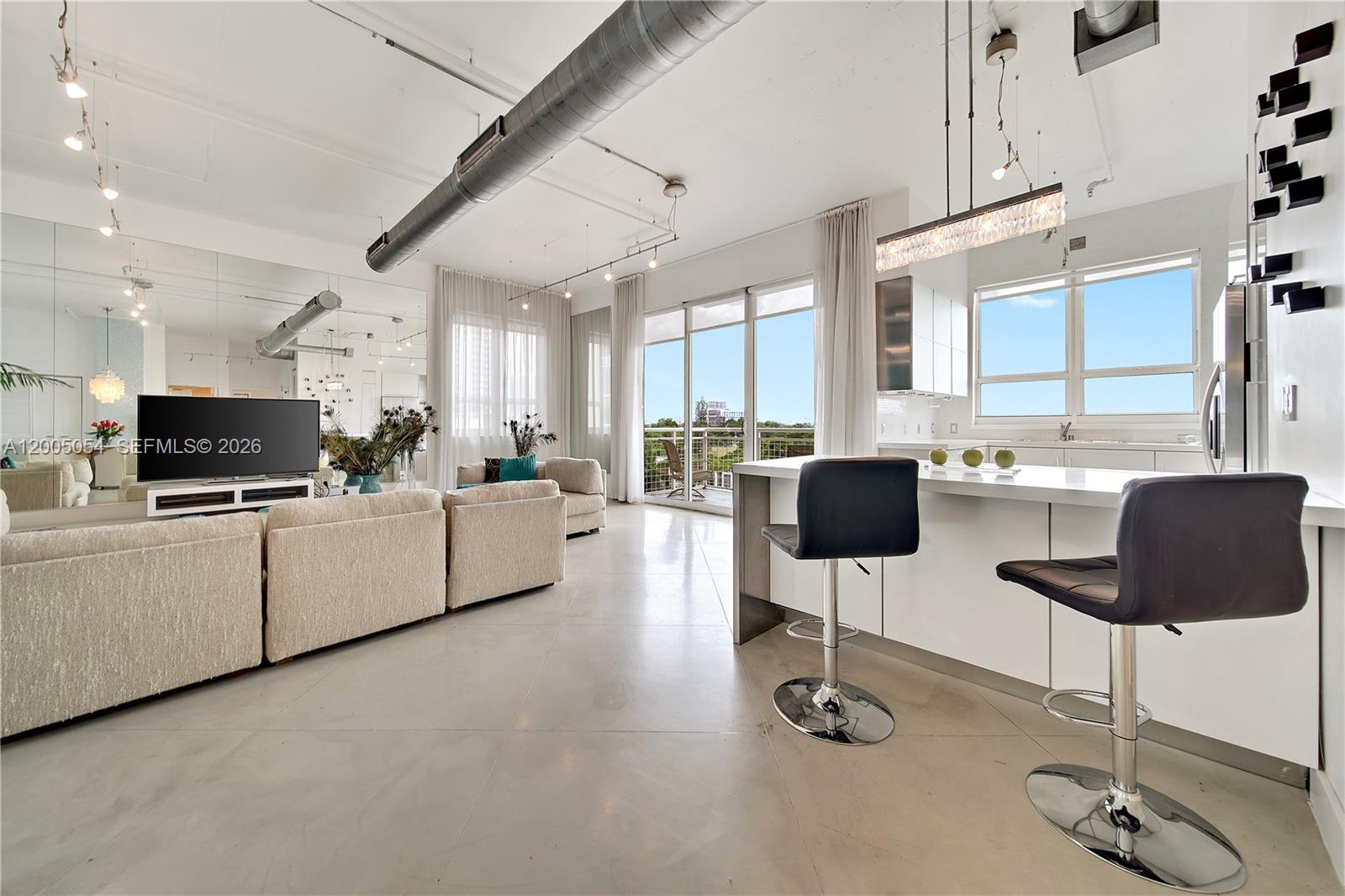 image Cite on the Bay West7