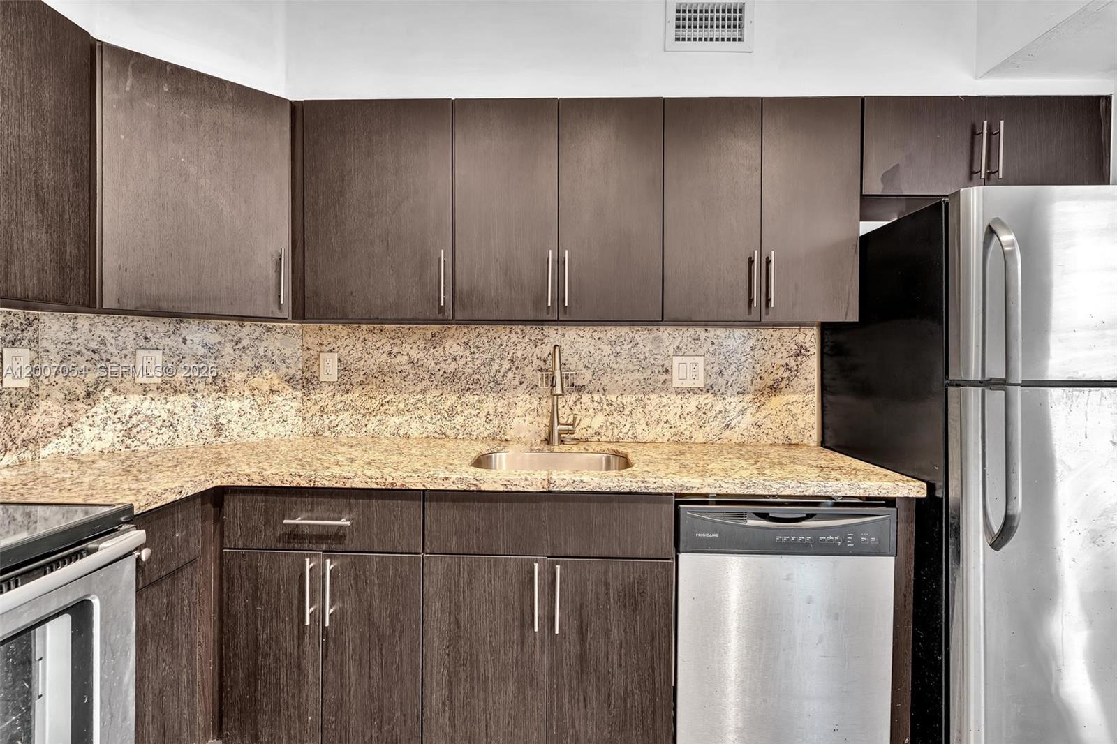 image Arlen House West10