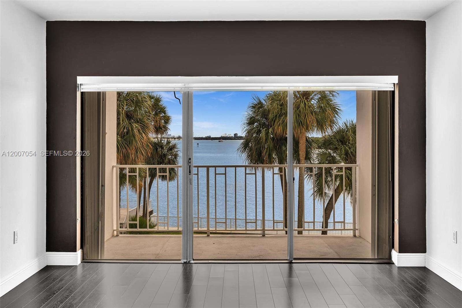 image Arlen House West15