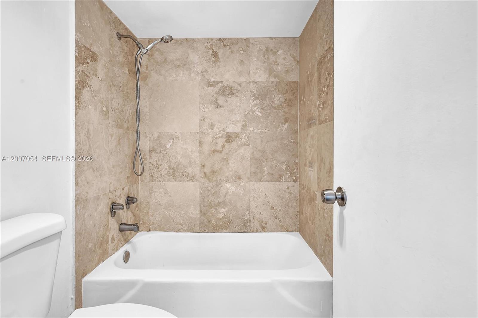 image Arlen House West21