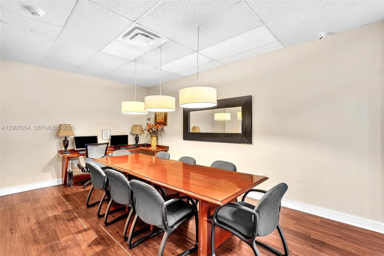 image Arlen House West36