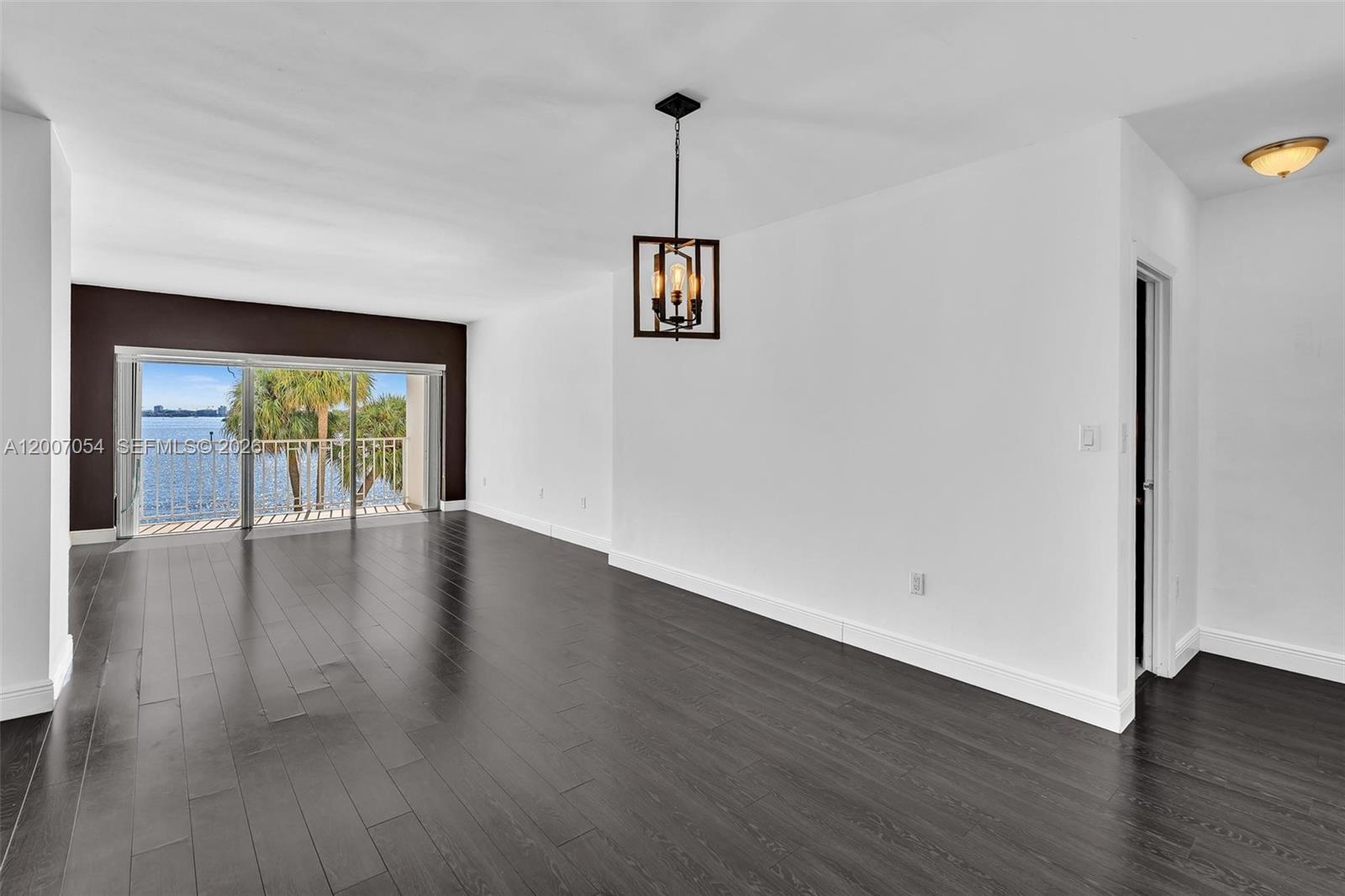 image Arlen House West4