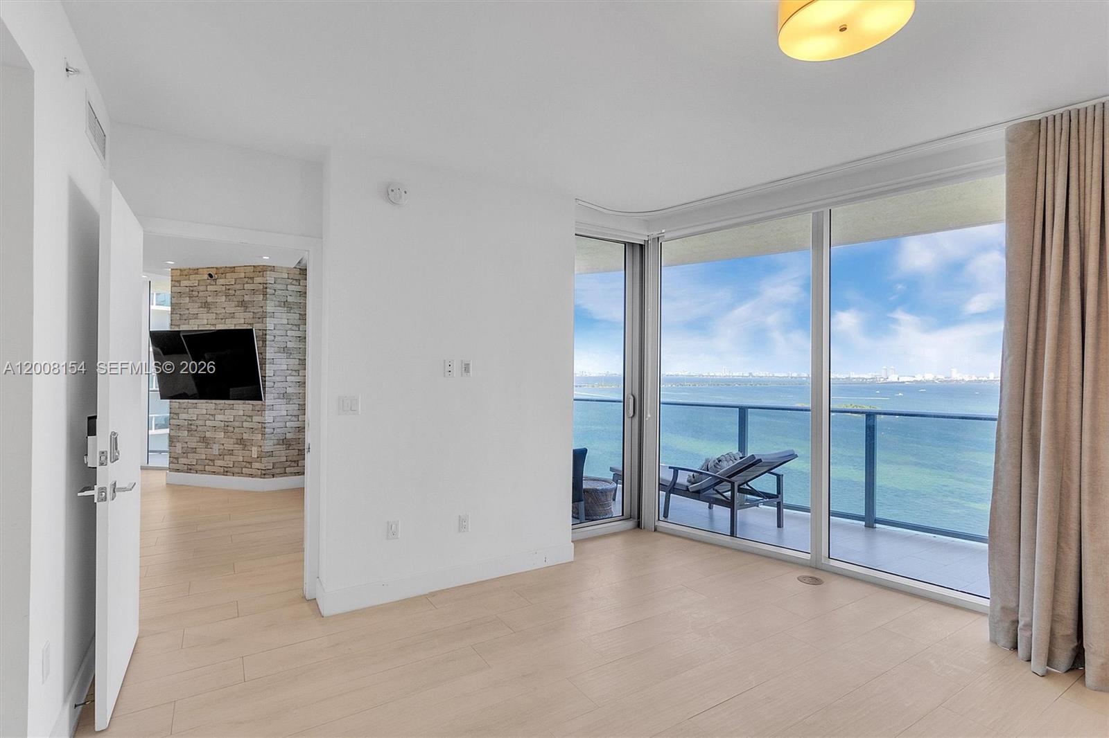 image Aria on the Bay9