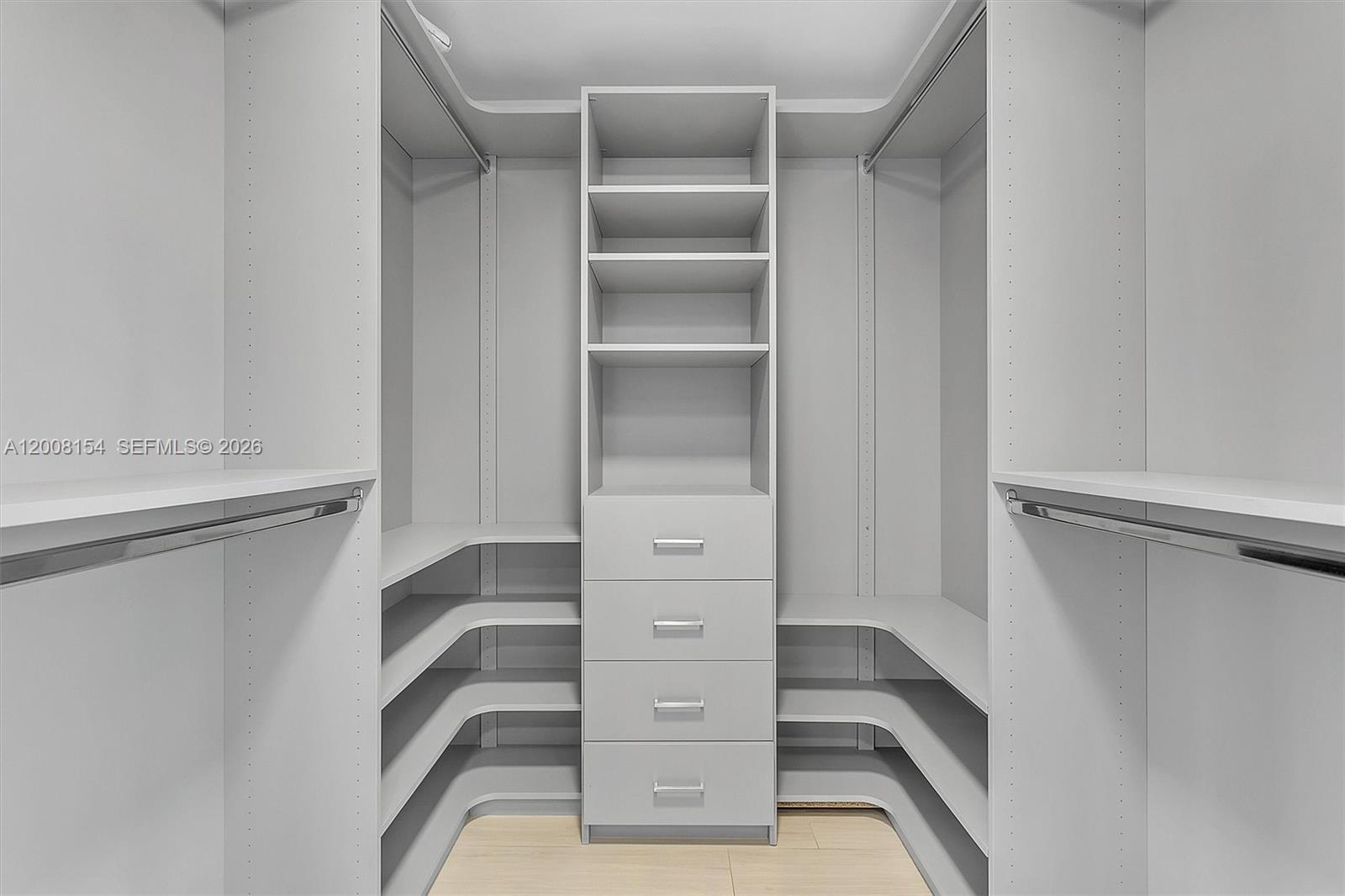 image Aria on the Bay11